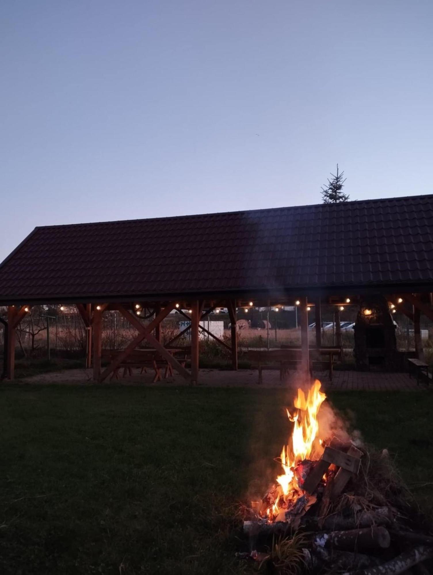 Checz Goscinna- Pokoje,Sauna,Jacuzzi, Sala Konferencyjna Grzybno Exterior photo